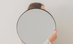 Por que a opinião dos outros pesa tanto e mexe tanto com você?